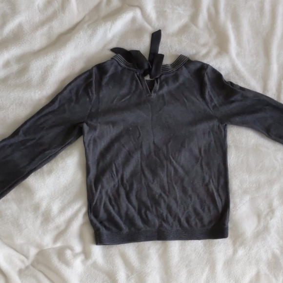 Grey top - Picture 2 of 3